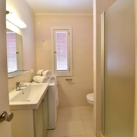 Apartamento Ferrera Park 206 *